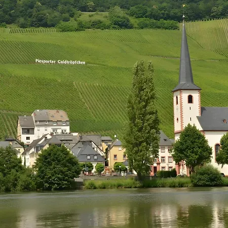 Gasthaus بيت ضيافة 3*