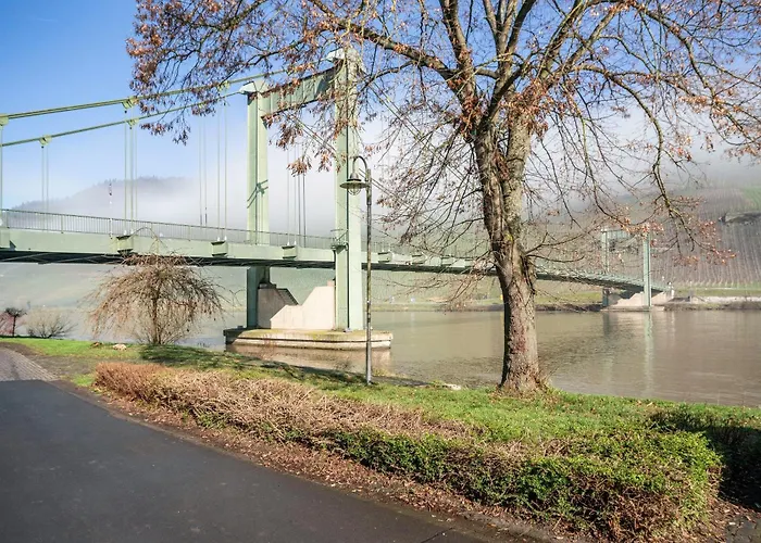 Gasthaus 3* 贝恩卡斯特尔-屈斯