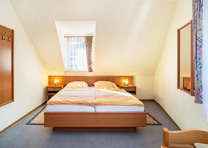 Gasthaus 贝恩卡斯特尔-屈斯