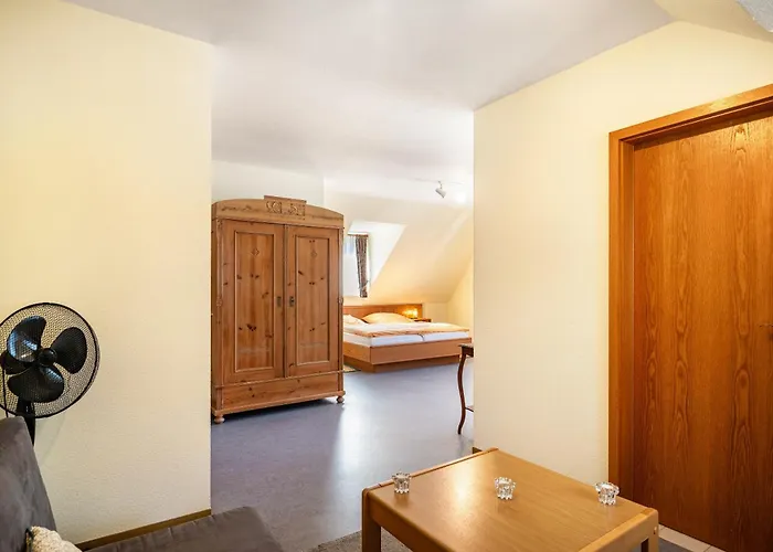 Gasthaus 3* 贝恩卡斯特尔-屈斯