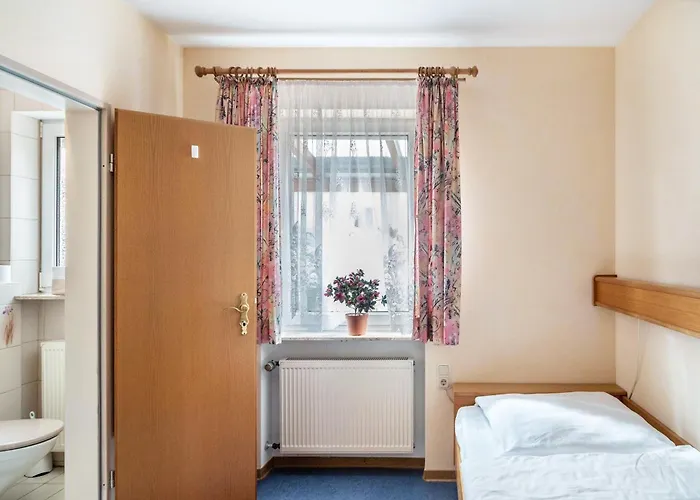 招待所 Gasthaus 3*