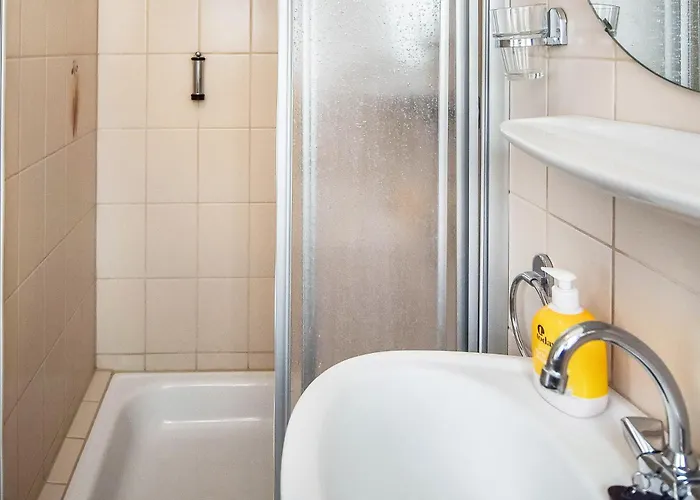 Gasthaus 贝恩卡斯特尔-屈斯