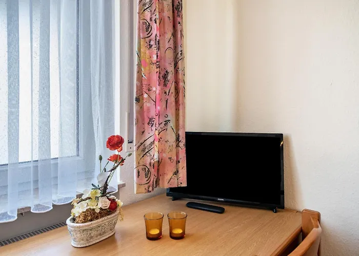 Gasthaus 3* 贝恩卡斯特尔-屈斯