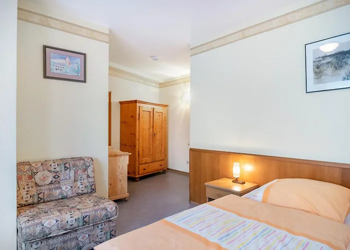 招待所 Gasthaus 贝恩卡斯特尔-屈斯